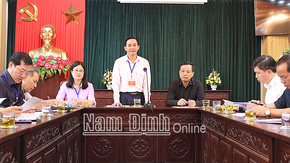 Đồng chí Nguyễn Phùng Hoan, Uỷ viên Ban TVTU, Phó Chủ tịch HĐND tỉnh phát biểu kết luận tại buổi kiểm tra, giám sát.