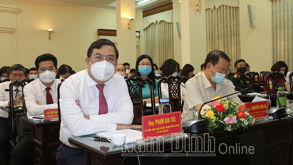 Đồng chí Phạm Gia Túc, Ủy viên Ban Chấp hành Trung ương Đảng, Bí thư Tỉnh ủy dự phiên bế mạc kỳ họp.