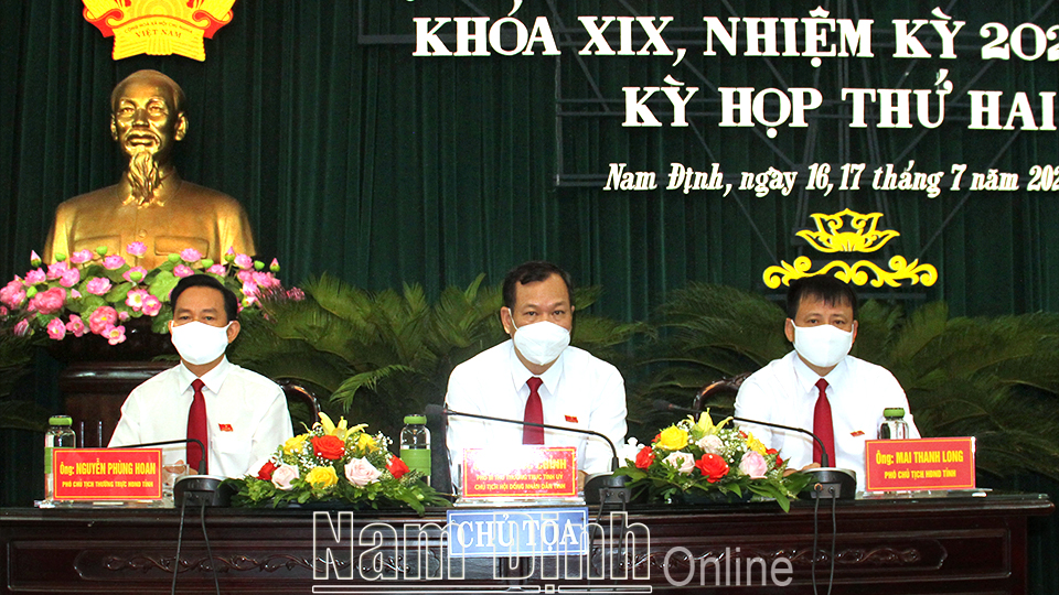 Chủ tọa kỳ họp.