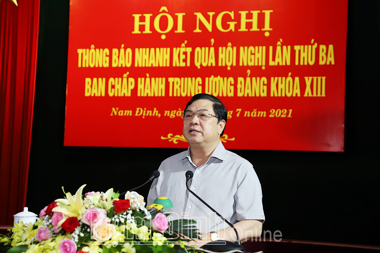 Đồng chí Phạm Gia Túc, Ủy viên BCH Trung ương Đảng, Bí thư Tỉnh ủy quán triệt nhanh kết quả hội nghị lần thứ ba của BCH Trung ương Đảng khóa XIII.
