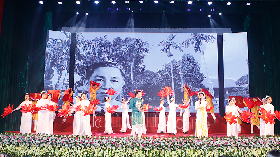 Chương trình nghệ thuật tại Lễ kỷ niệm.