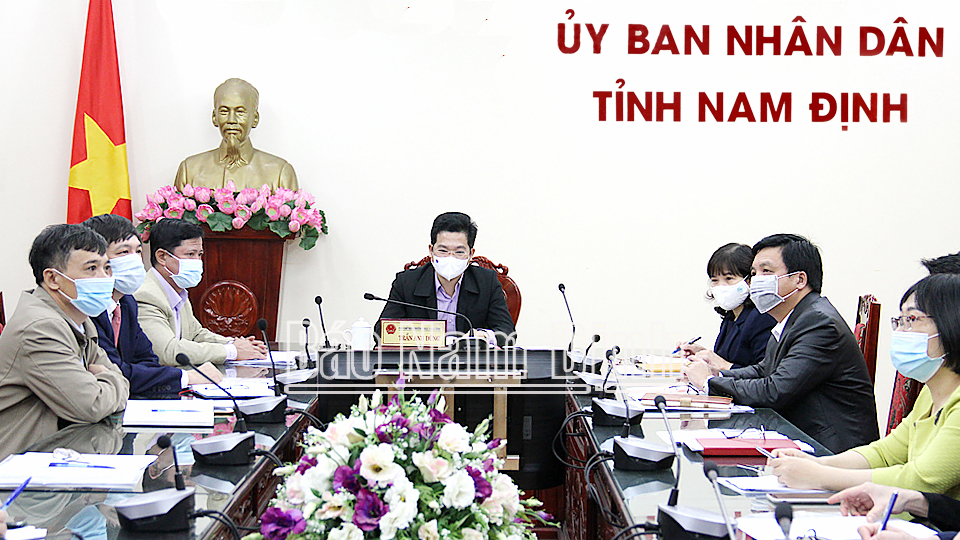 Đồng chí Trần Anh Dũng, Phó Chủ tịch Thường trực UBND tỉnh chủ trì hội nghị trực tuyến khai thác thích ứng an toàn, phòng, chống dịch bệnh COVID-19 tại điểm cầu tỉnh ta.