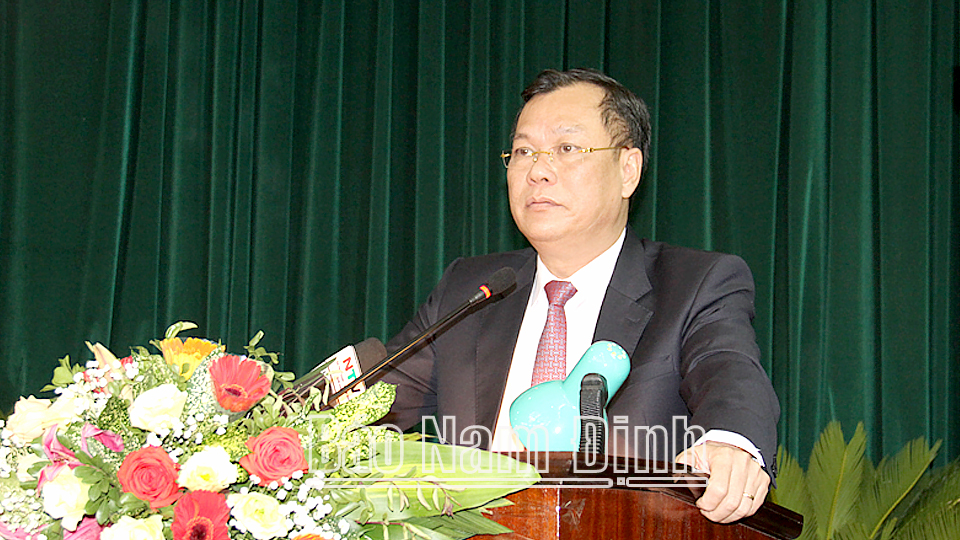 Đồng chí Lê Quốc Chỉnh, Phó Bí thư Thường trực Tỉnh ủy, Chủ tịch HĐND tỉnh, Trưởng đoàn Đoàn ĐBQH tỉnh phát biểu bế mạc kỳ họp.