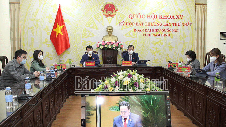 Quang cảnh Phiên bế mạc Kỳ họp bất thường thứ nhất, Quốc hội khóa XV tại điểm cầu tỉnh ta.