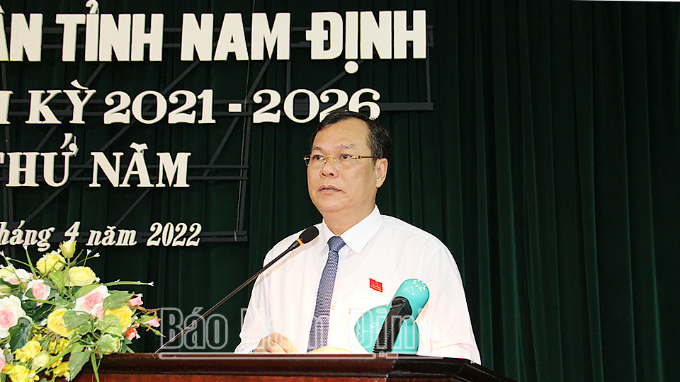 Đồng chí Lê Quốc Chỉnh, Phó Bí thư Thường trực Tỉnh ủy, Chủ tịch HĐND tỉnh, Trưởng đoàn Đoàn đại biểu Quốc hội tỉnh phát biểu bế mạc kỳ họp.