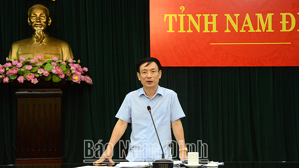 Đồng chí Phạm Đình Nghị, Phó Bí thư Tỉnh ủy, Chủ tịch UBND tỉnh, Trưởng Ban Chỉ đạo Chuyển đổi số của tỉnh phát biểu kết luận hội nghị.
